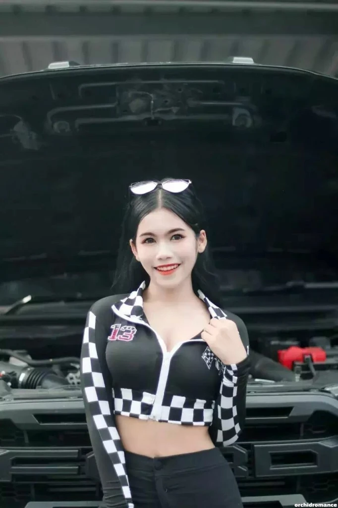 Rujira Profile image 4